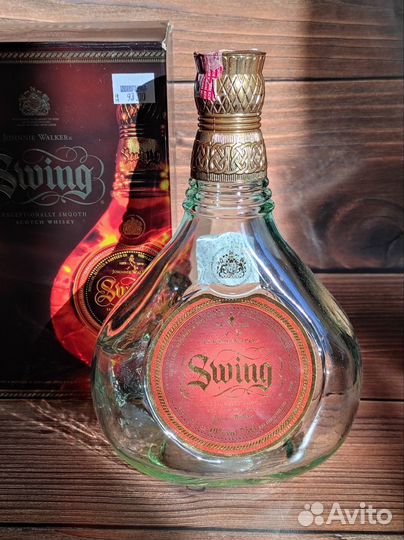 Бутылка стеклянная от виски Johnnie Walker Swing