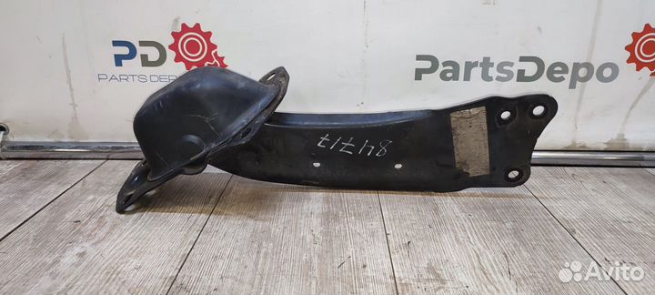 Рычаг задний левый продольный Volkswagen