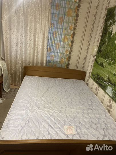 Кровать двухспальная с матрасом бу 160 200