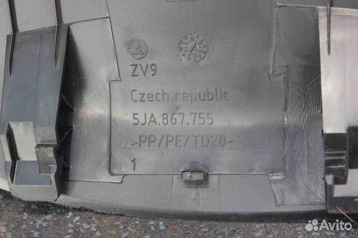 Обшивка крышки багажника Skoda Rapid (Шкода Рапид)