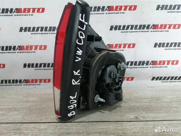 Фонарь правый в крышку багажника VW Гольф 6