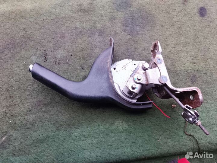 Ручник Сузуки Гранд витара 2008 г