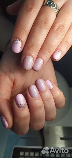 Модель на маникюр