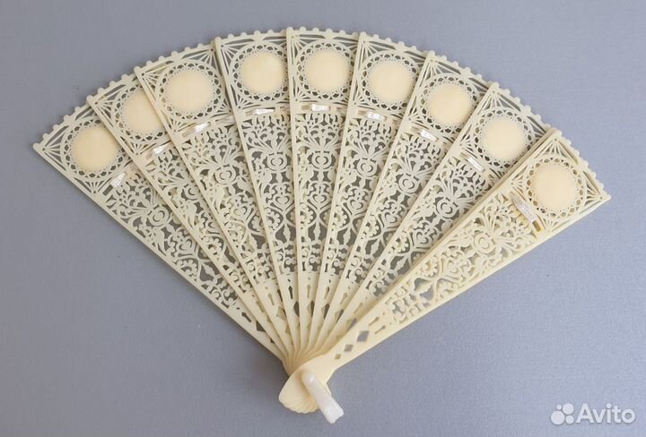 Веер ажурный