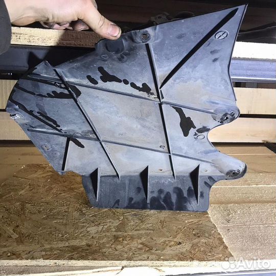 Защита днища правая Volkswagen Jetta 6 1.8 CPR