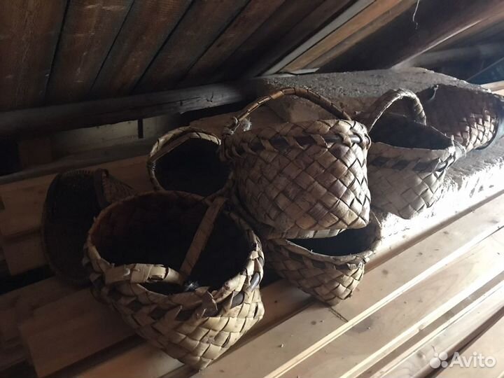 Корзины и пестерь (короб) из бересты