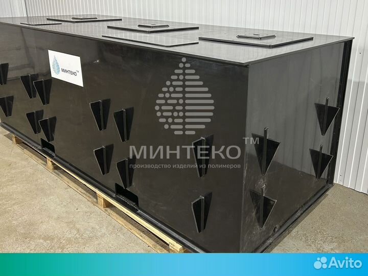 Емкость. Реактор с тремя мешалками V4 m3