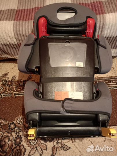 Автомобильное кресло