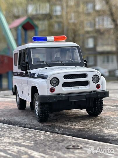 Машинка УАЗ Хантер Полиция металл