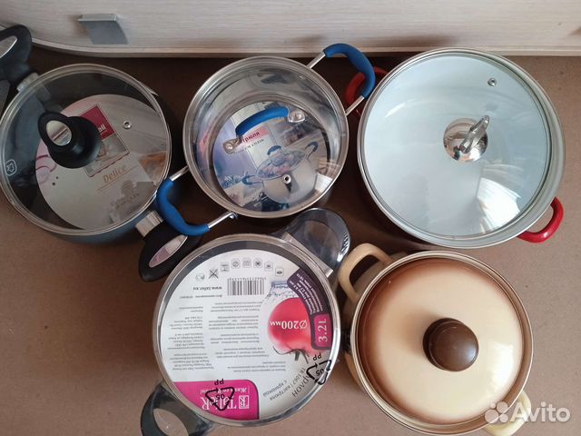 Кастрюли новые разные