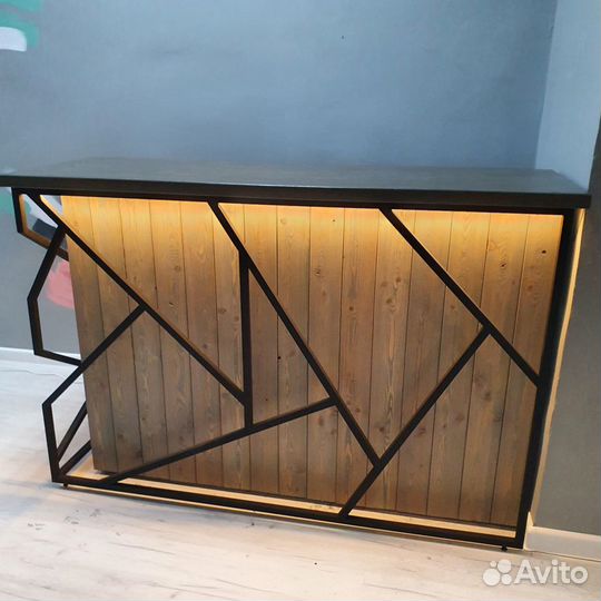 Стойка ресепшн в стиле лофт