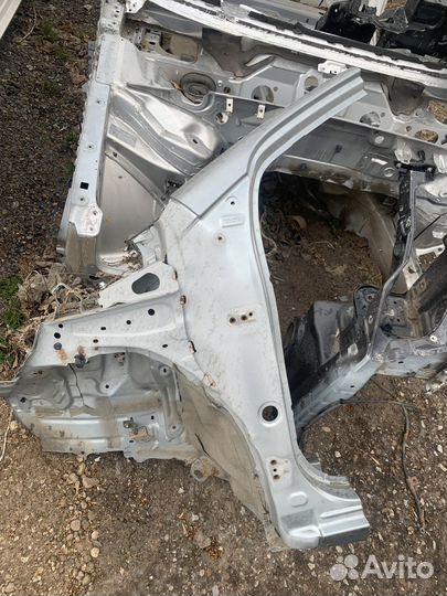 Toyota yaris 2 стойка кузова