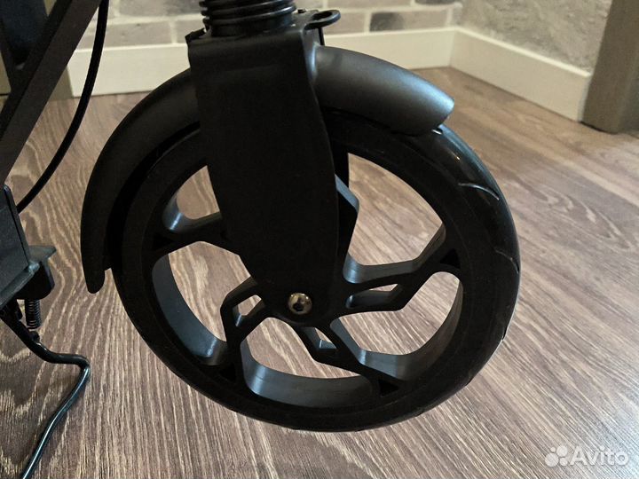 Самокат взрослый Roces