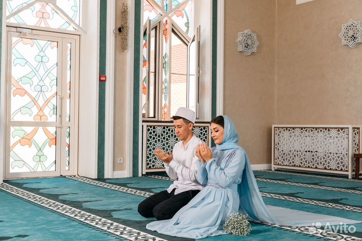 Платье на никах