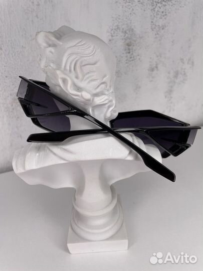 Солнцезащитные очки Givenchy черные