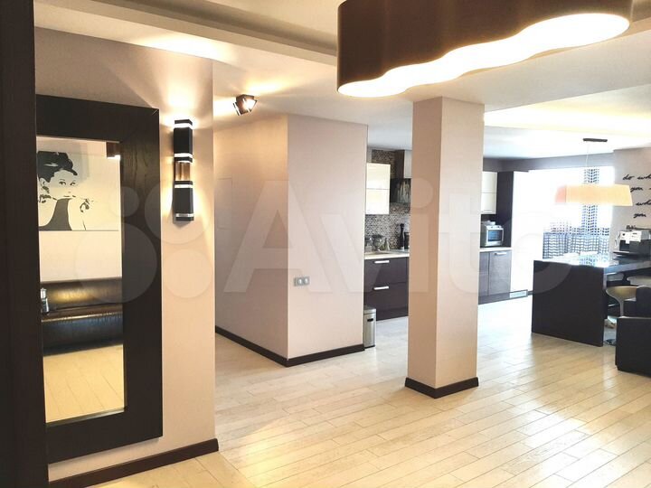 4-к. квартира, 130 м², 21/23 эт.
