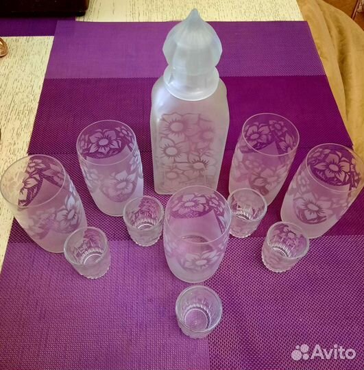 Штоф с рюмками и бокалами, стекло 11 предметов