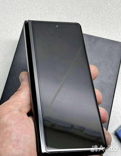Samsung Z Fold 2 ldu