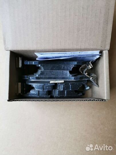 Колодки тормозные Land Rover LR079935