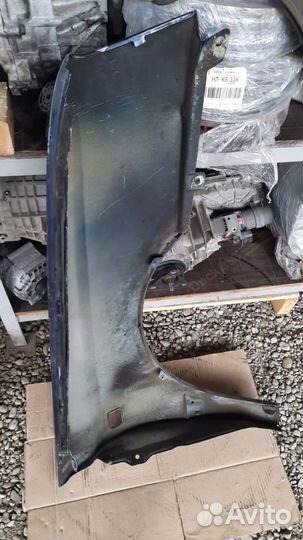 Переднее левое крыло Volkswagen Golf 3