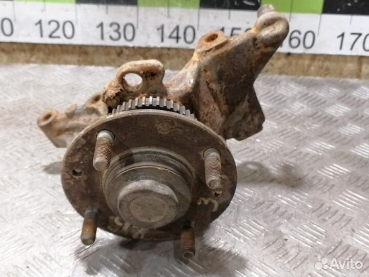 Кулак задний правый Kia Clarus 1996 2001