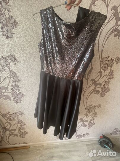 Платье праздничное