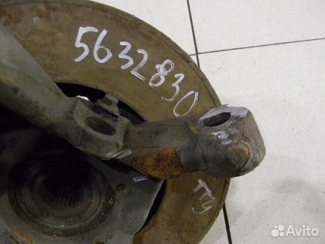 Кулак передний правый Форд