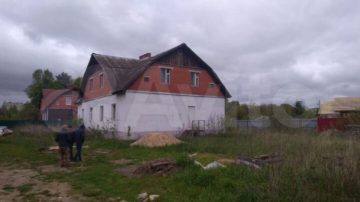 Коттедж 333 м² на участке 12 сот.