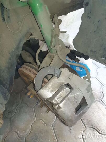 Передний поворотный кулак мазда 3 бк, 3 бк мпс