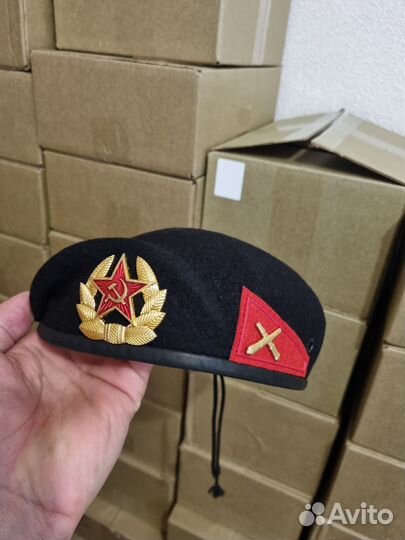 Берет черный отбитый