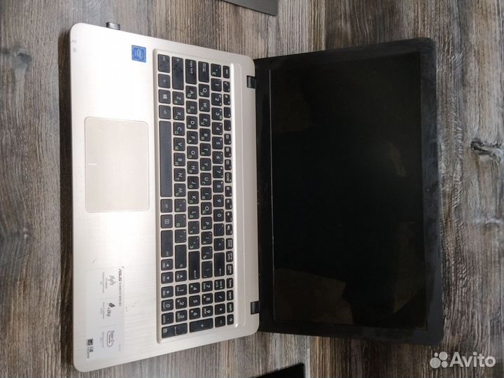 Ноутбук asus