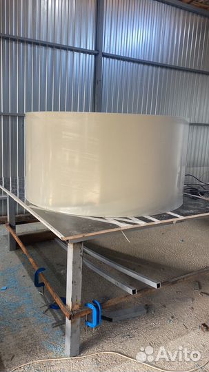 Емкость 1.5 м.диаметр,высота 75см