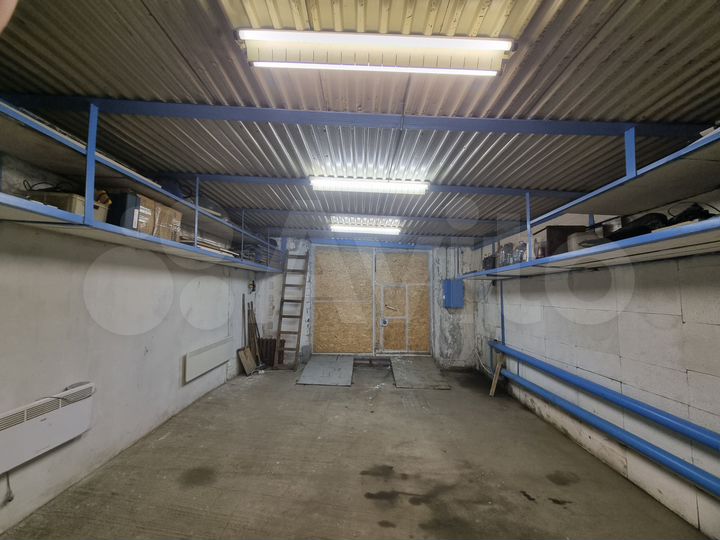 Гараж, > 30 м²
