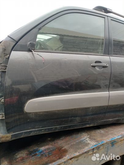 Двери Тойота Рав4 второго поколения