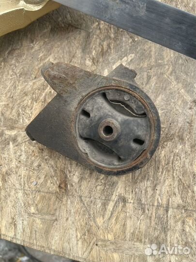 Подушка задняя galant 8 MR491384