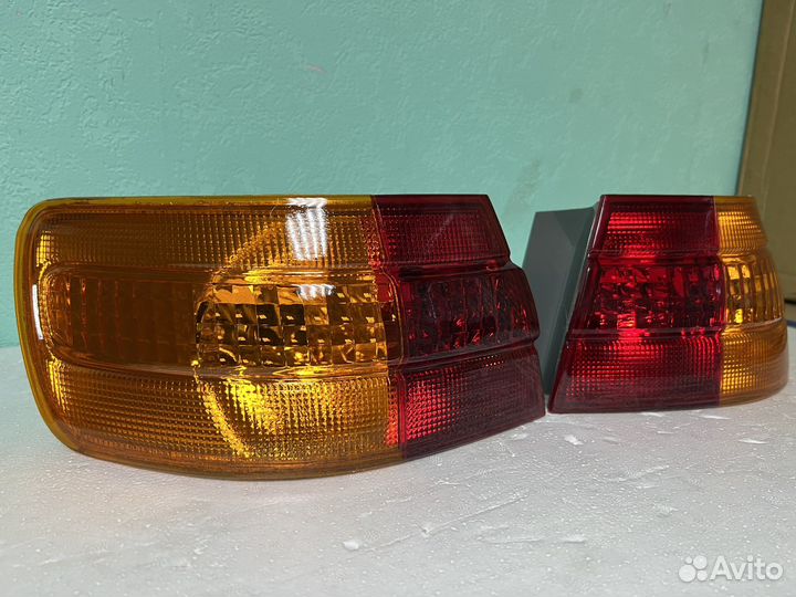 Задний фонарь Toyota Corona Premio