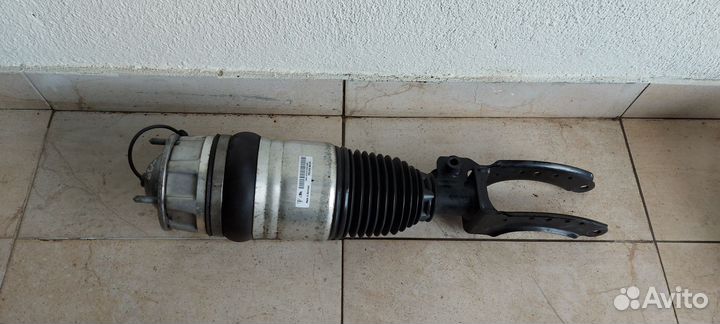 Пневмостойка передняя правая Porsche Cayenne 958