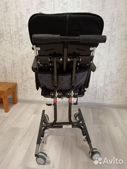 Кресло-коляска для детей инвалидов