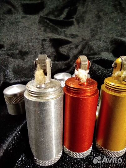 Винтажная бензиновая зажигалка