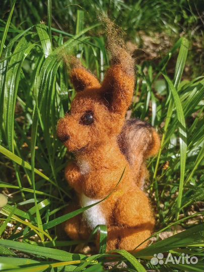 Белочка валяная из шерсти