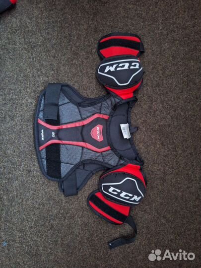 Нагрудник хоккейный и локти