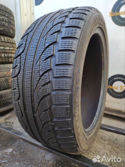 Kumho I'Zen XW KW17 235/45 R17 94V
