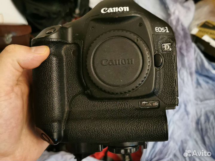 Зеркальный фотоаппарат Canon EOS 1D Mark iii