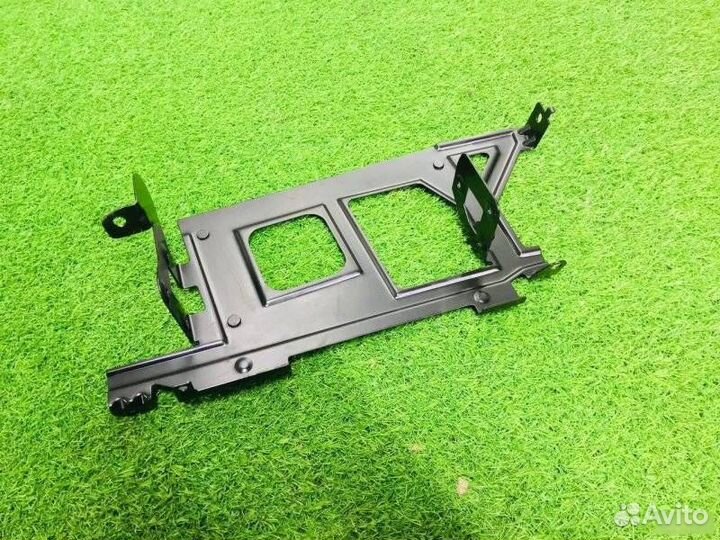 Кронштейн (крепление) Porsche Cayenne 955