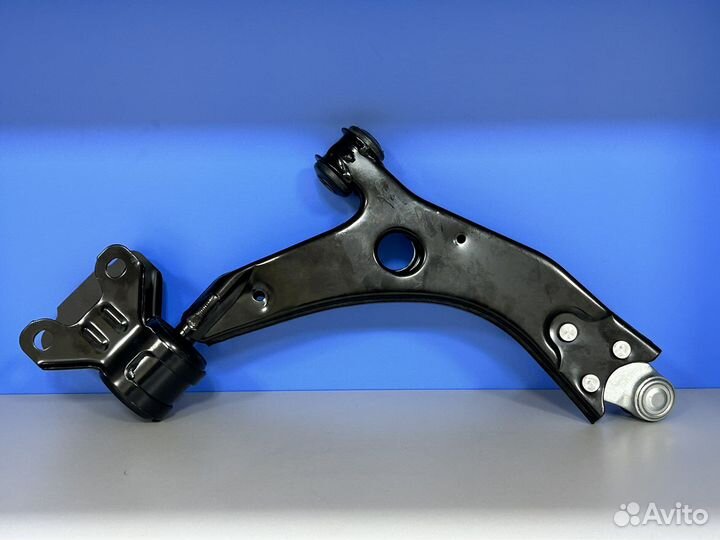 Рычаг передний левый Ford Focus III