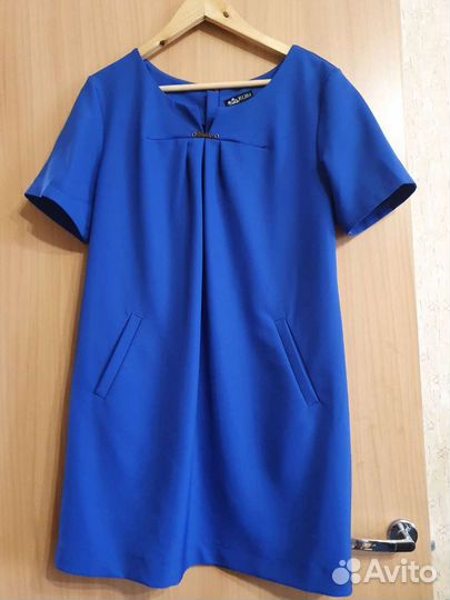 Платье и костюмы