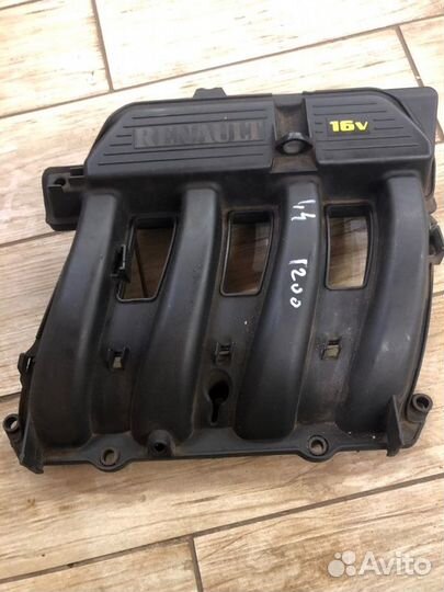 Коллектор впускной Renault Sandero