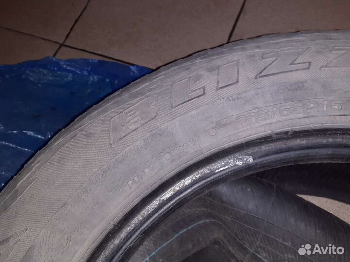 Bridgestone Blizzak DM-V1 215/65 R16