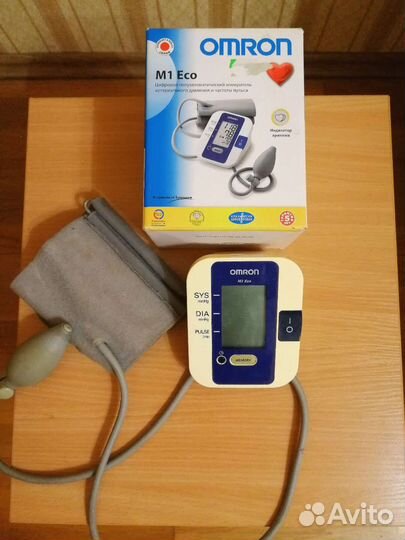Тонометр Omron полуавтоматический М1Eco