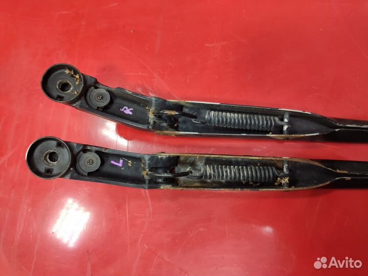 Рычаг стеклоочистителя Toyota Estima